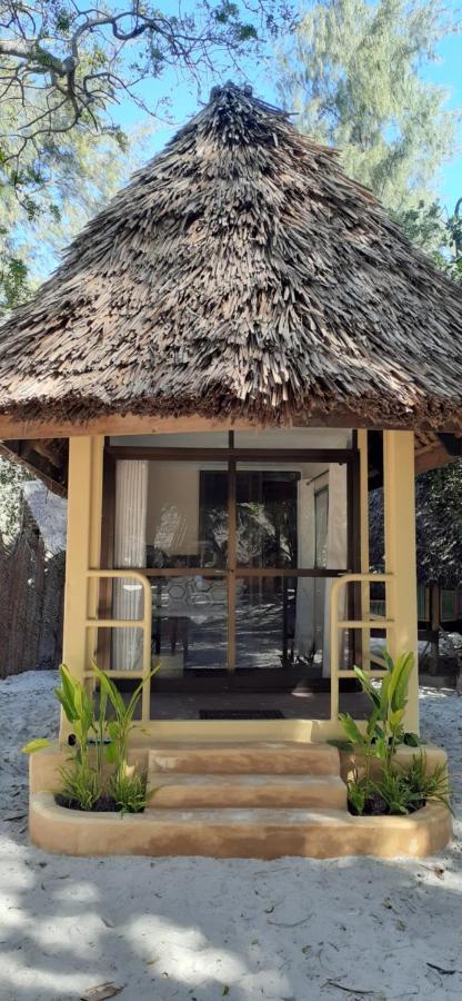 Mikadi Beach Camp & Backpackers Dar es Salaam Exterior foto