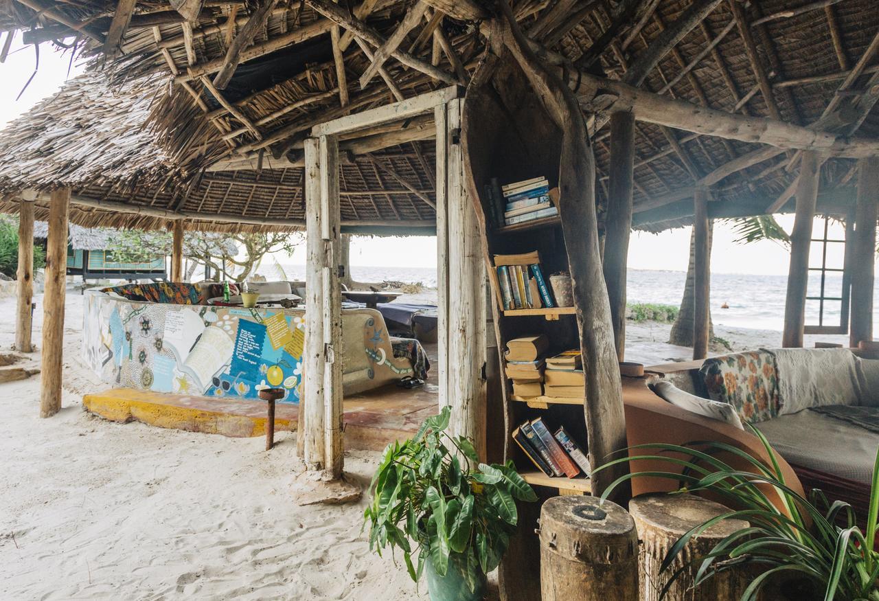 Mikadi Beach Camp & Backpackers Hostel Dar es Salaam Exterior foto